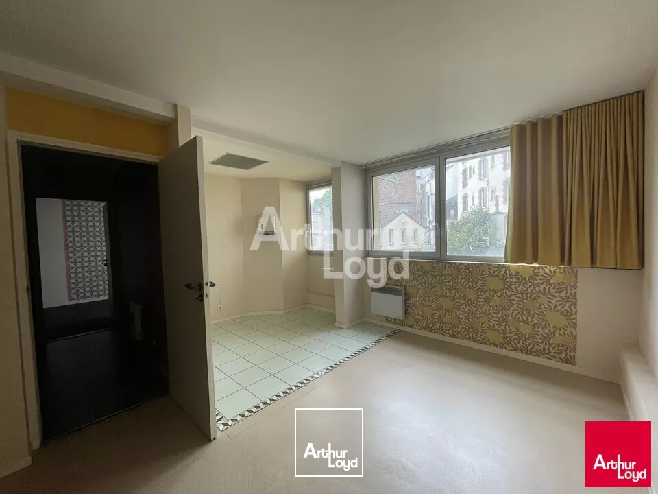 RENNES ST HELIER - BUREAUX A LOUER - 102 M² - A RENOVER