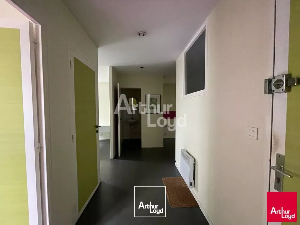 RENNES ST HELIER - BUREAUX A LOUER - 102 M² - A RENOVER