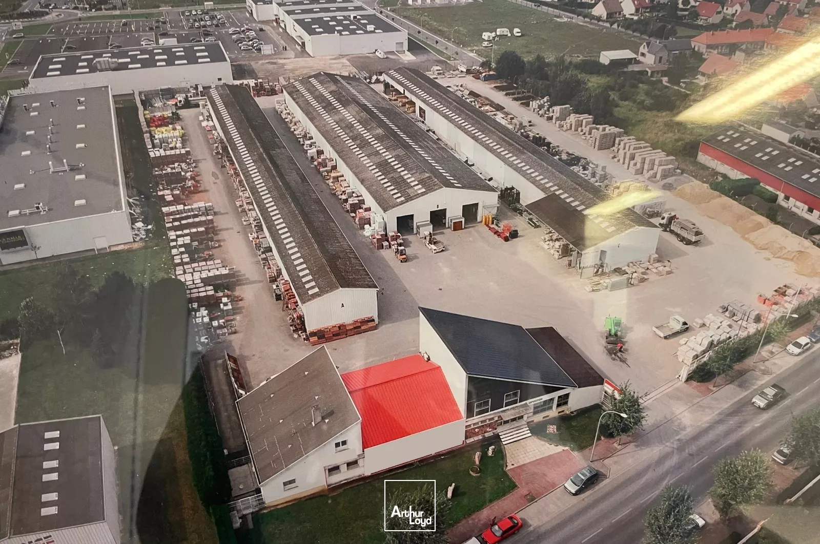 A LOUER - LOCAUX D'ACTIVITÉS -4 800 M2 - LAON