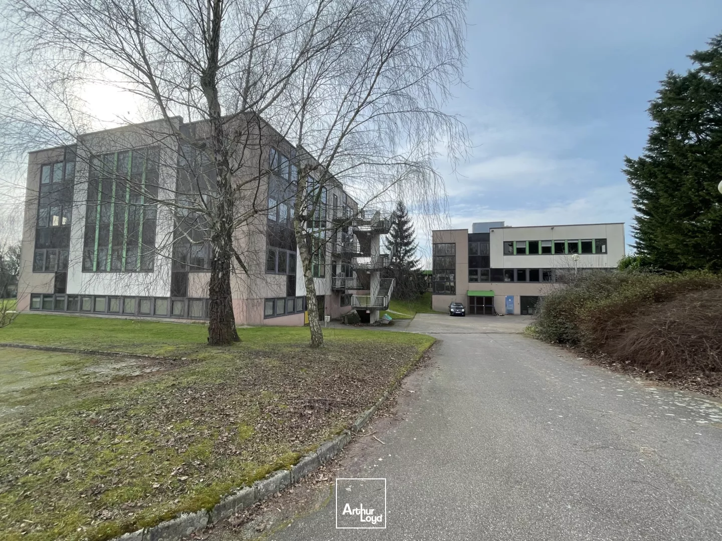 Bureaux à vendre à MONT SAINT AIGNAN 76130