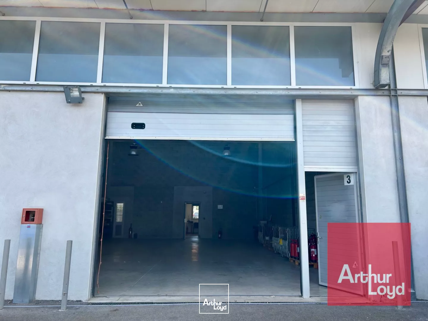 LOCAUX D'ACTIVITÉ À LOUER - CASTRIES