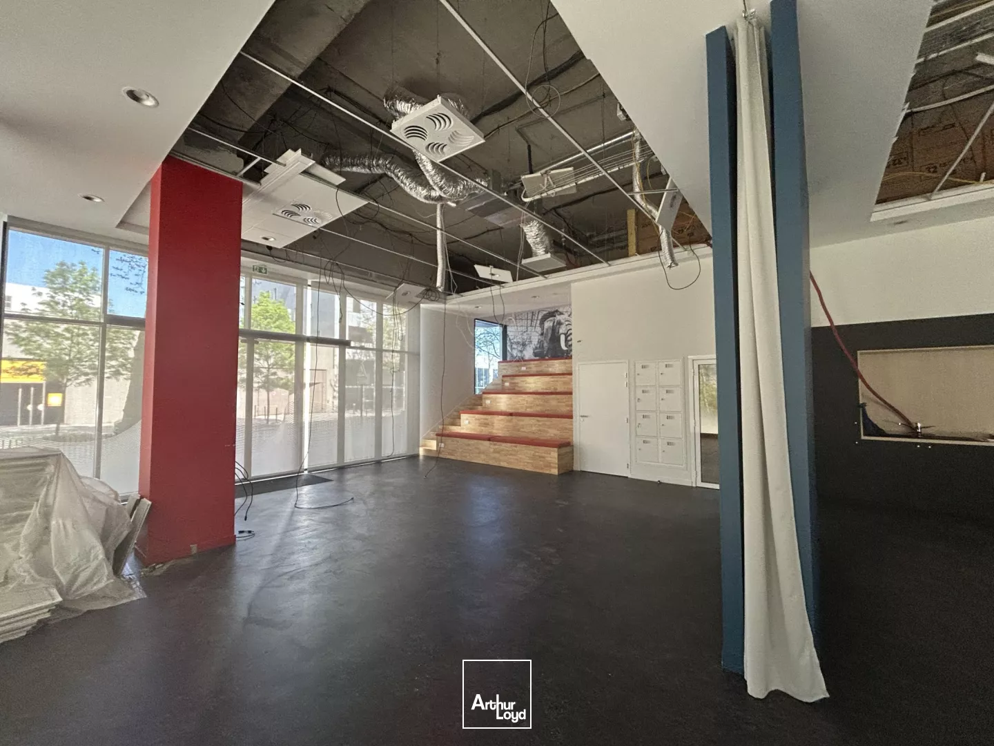 Location cellule 210 m2 aménagée ile de Nantes 