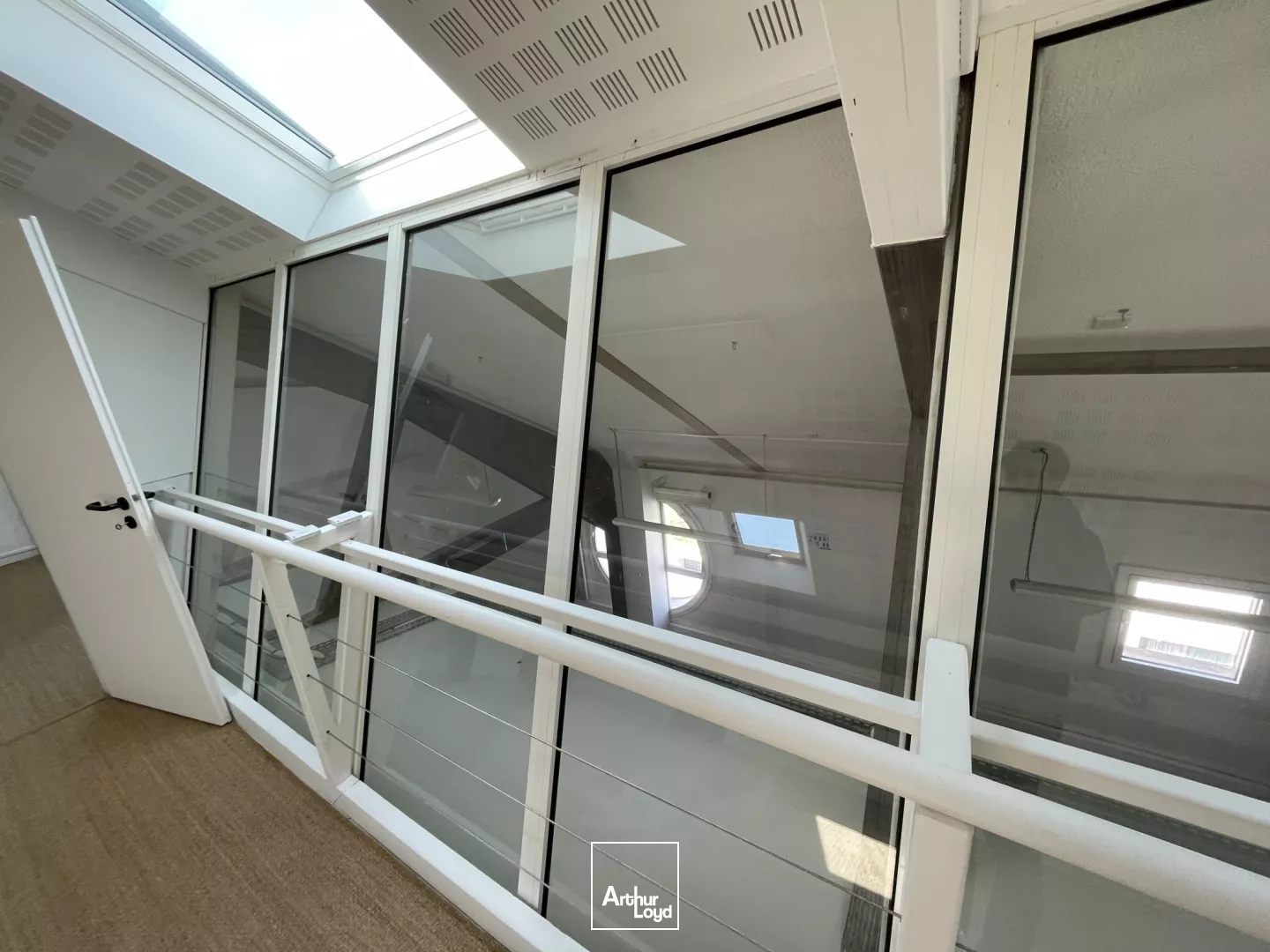 BUREAUX À LOUER-210 M²-PROCHE GARE