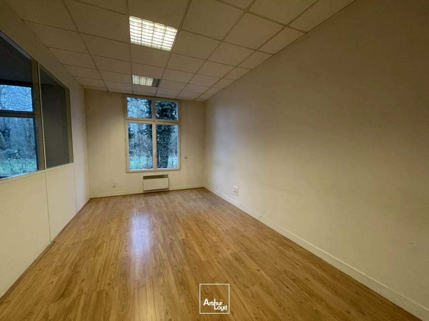 Locaux d'activité à louer à LOUVIERS 27400