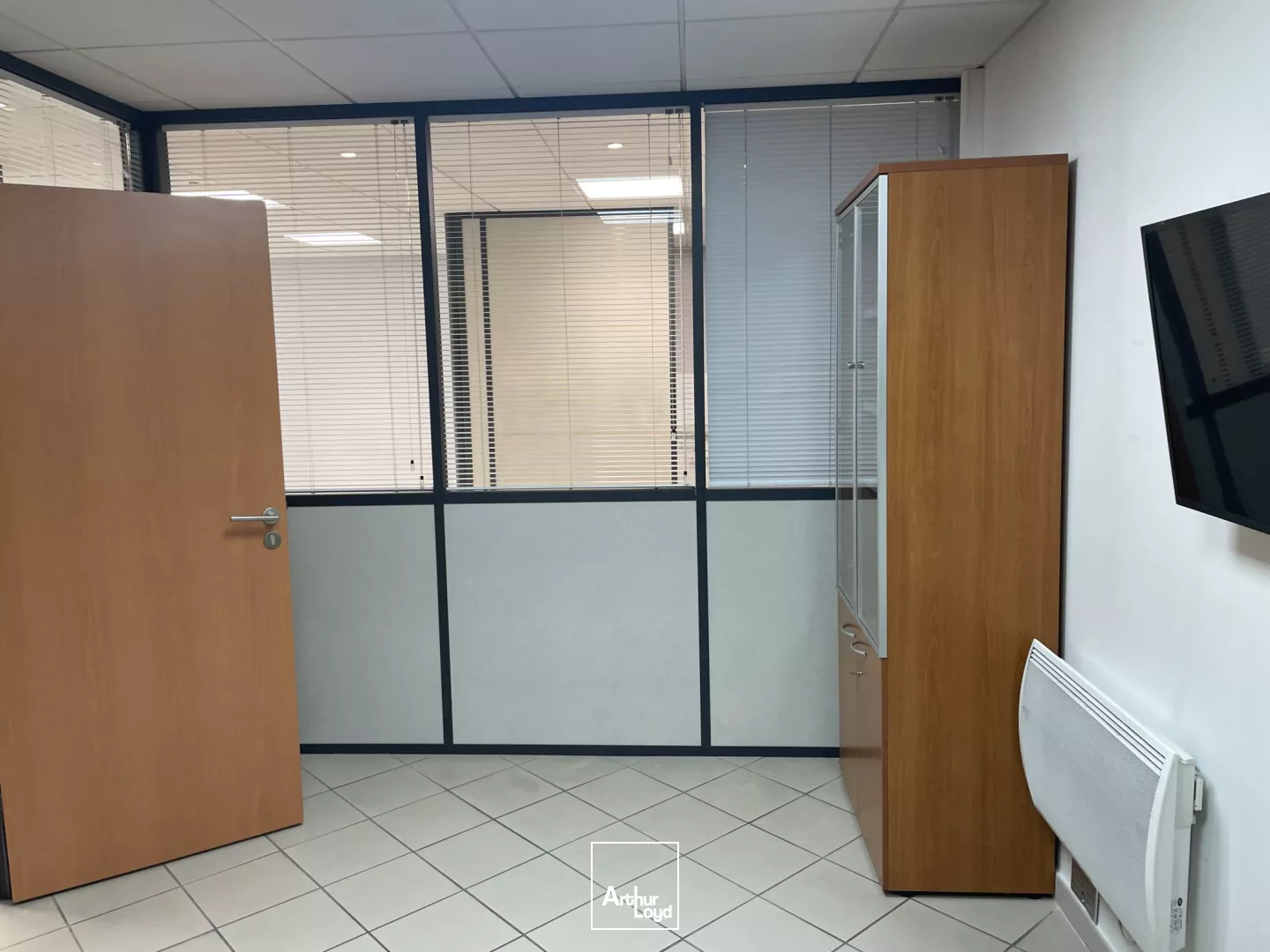 locale mixte 146 m²