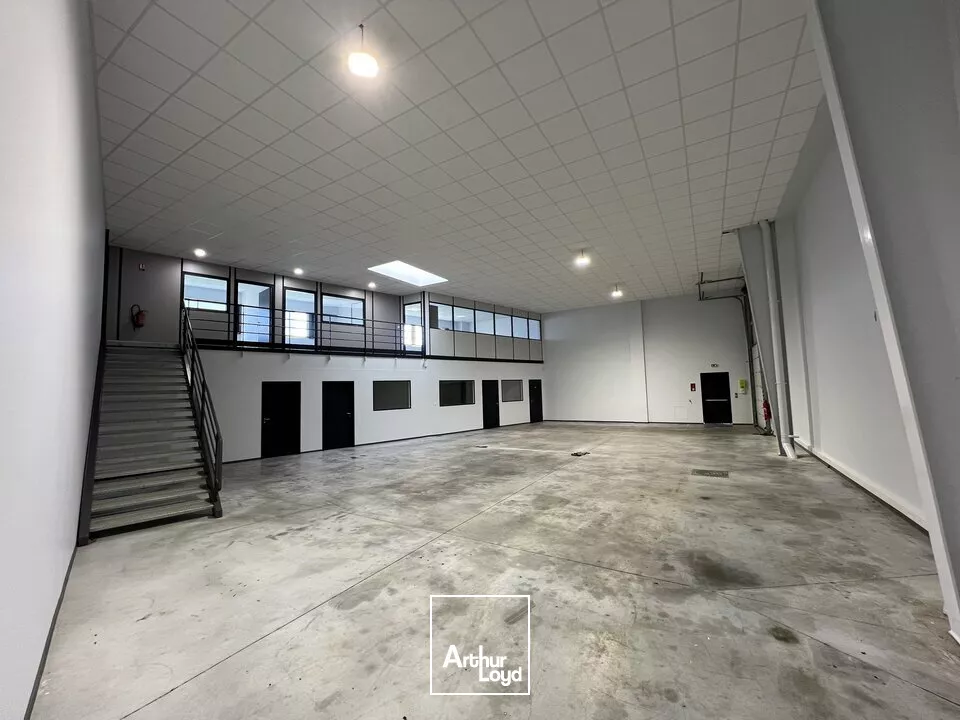 A louer - Local d'activité 405m2 sur zone commerciale attractive