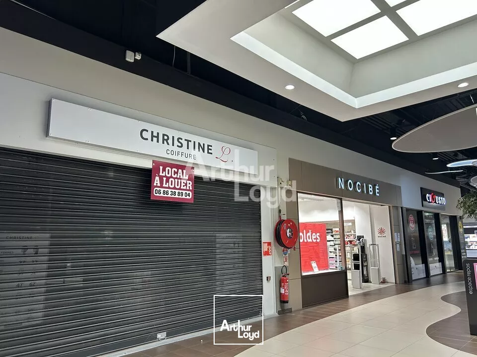 Local commercial galerie marchande de Carrefour 