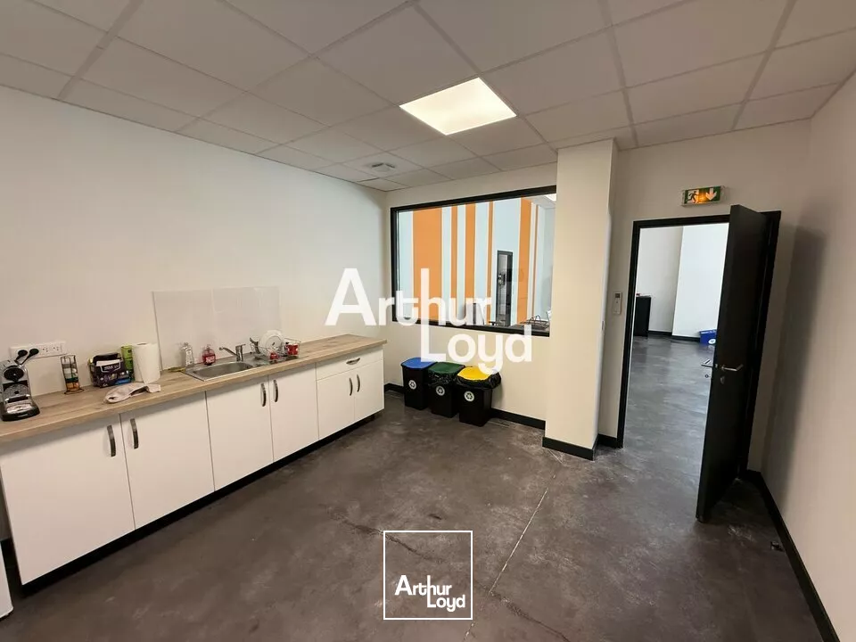 Locaux mixtes de 225 m² à louer Puget-Sur-Argens