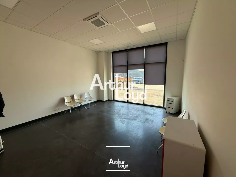 Locaux mixtes de 225 m² à louer Puget-Sur-Argens