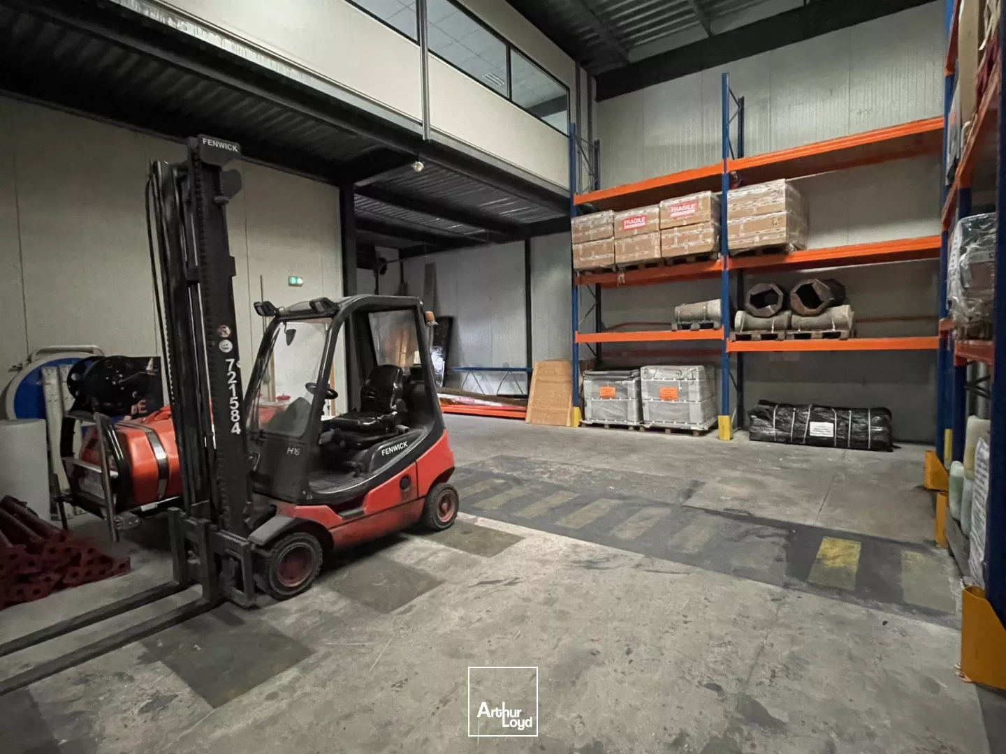 Locaux d'activité à louer à VAL DE REUIL 27100