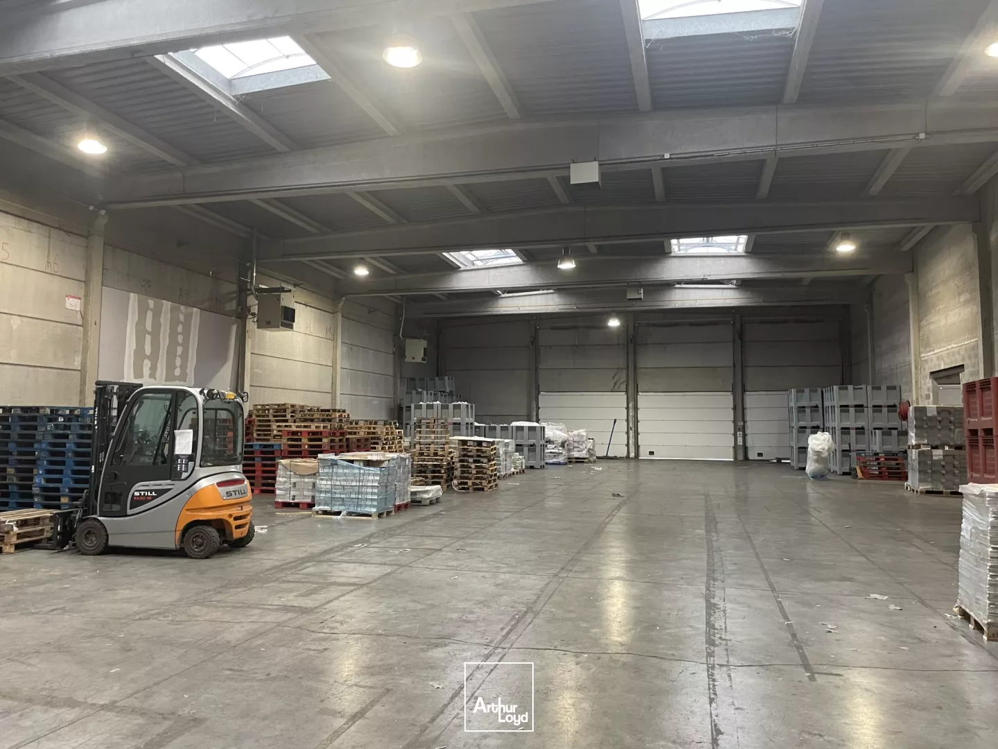 A louer, Entrepôt avec quais, CRT