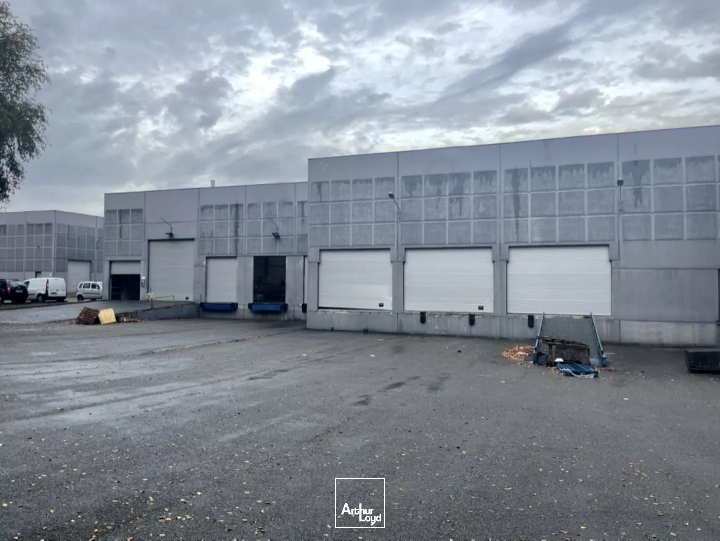 A louer, Entrepôt avec quais, CRT