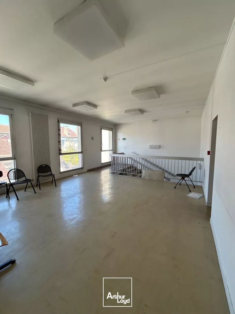 A VENDRE - BUREAUX 790 M2- CENTRE-VILLE - NOYON