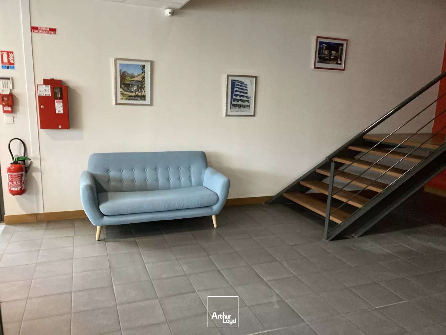 ENTREPÔT À VENDRE À CARBON BLANC