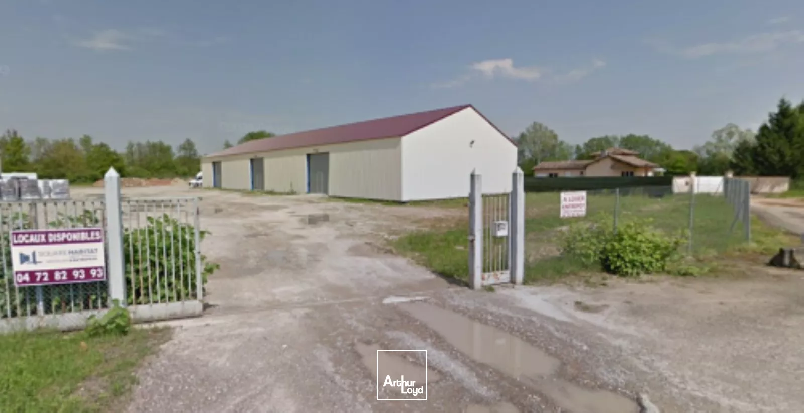 A VENDRE- INVESTISSEMENT- local d'activité de 1000 m2 proche de Mâcon (71000)