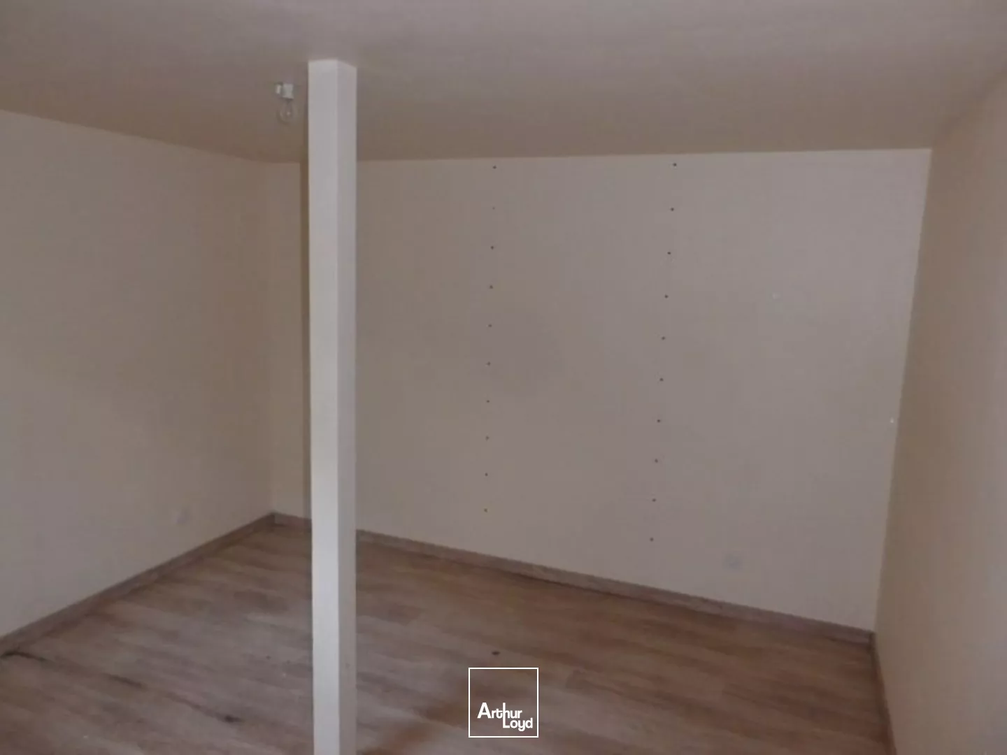 MURS COMMERCIAUX A VENDRE