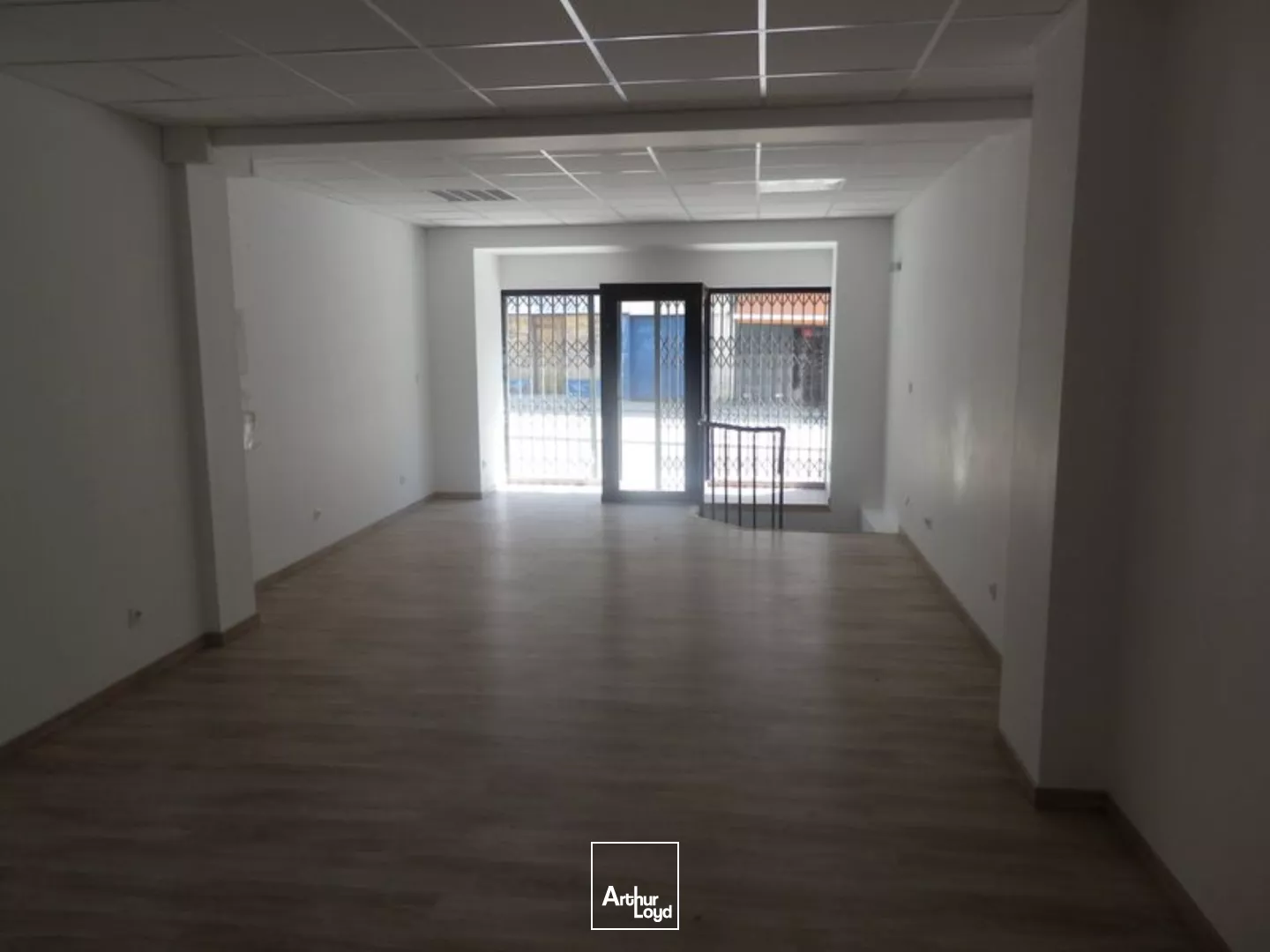 MURS COMMERCIAUX A VENDRE