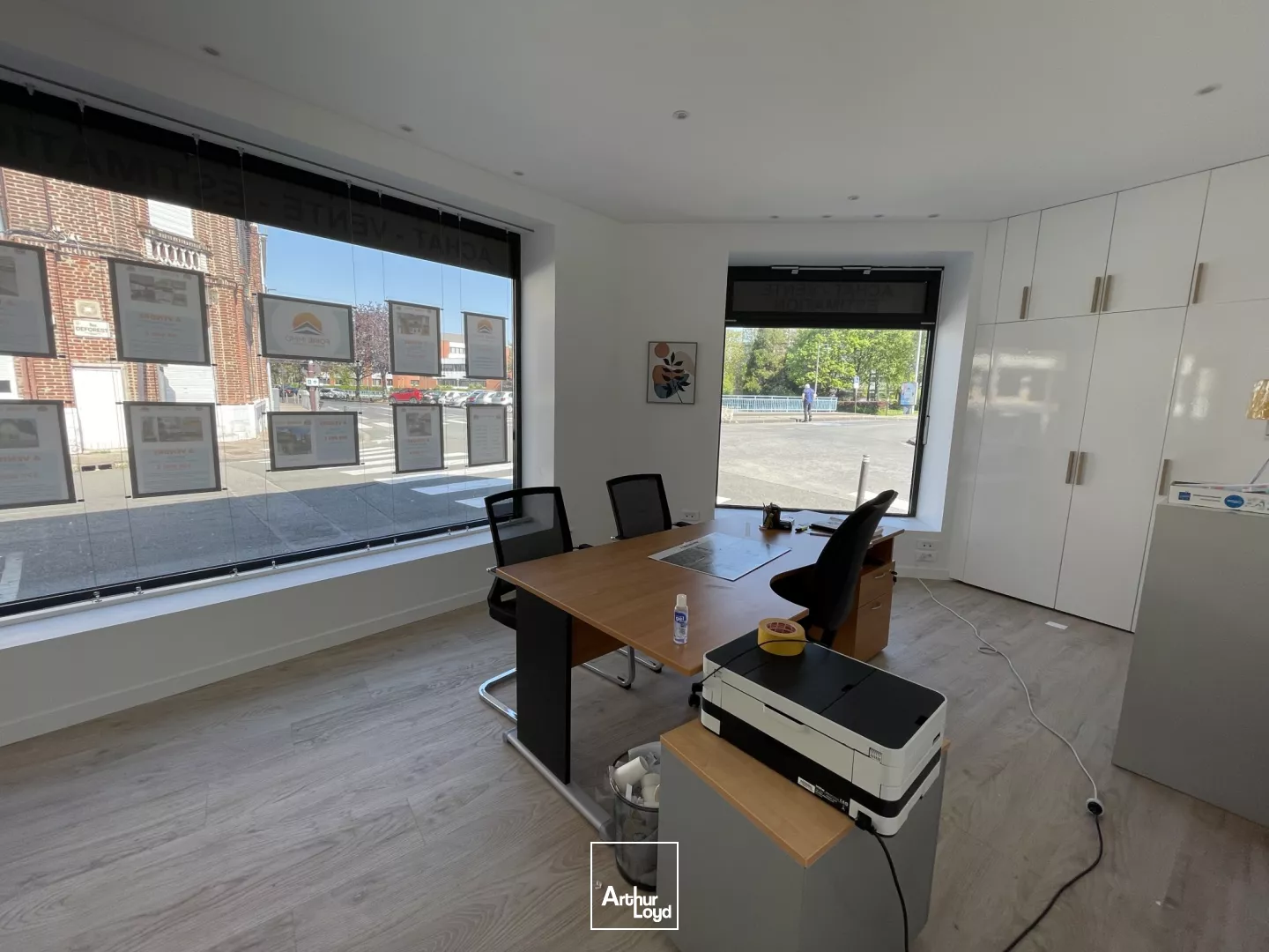 Bureaux avec linéaire 