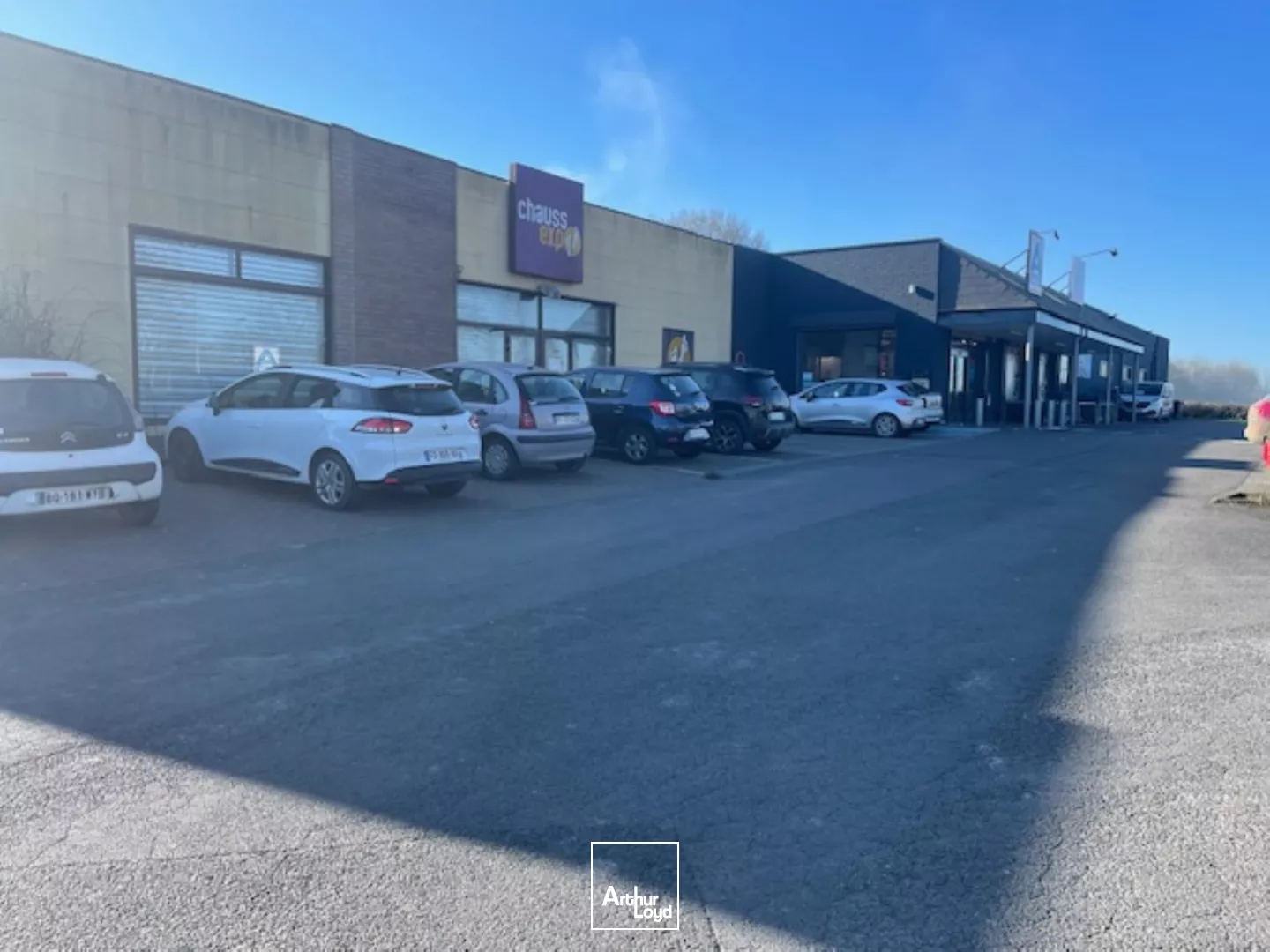 Local commercial à louer - Visibilité idéale à Saint-Pol-sur-Ternoise, stationnement facile et accès direct à une zone fréquentée