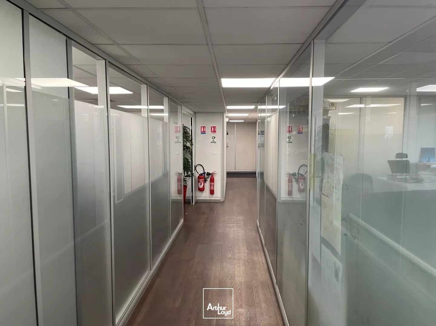 Bureaux modernes et ERPables à St Cloud - Jardins communs et services