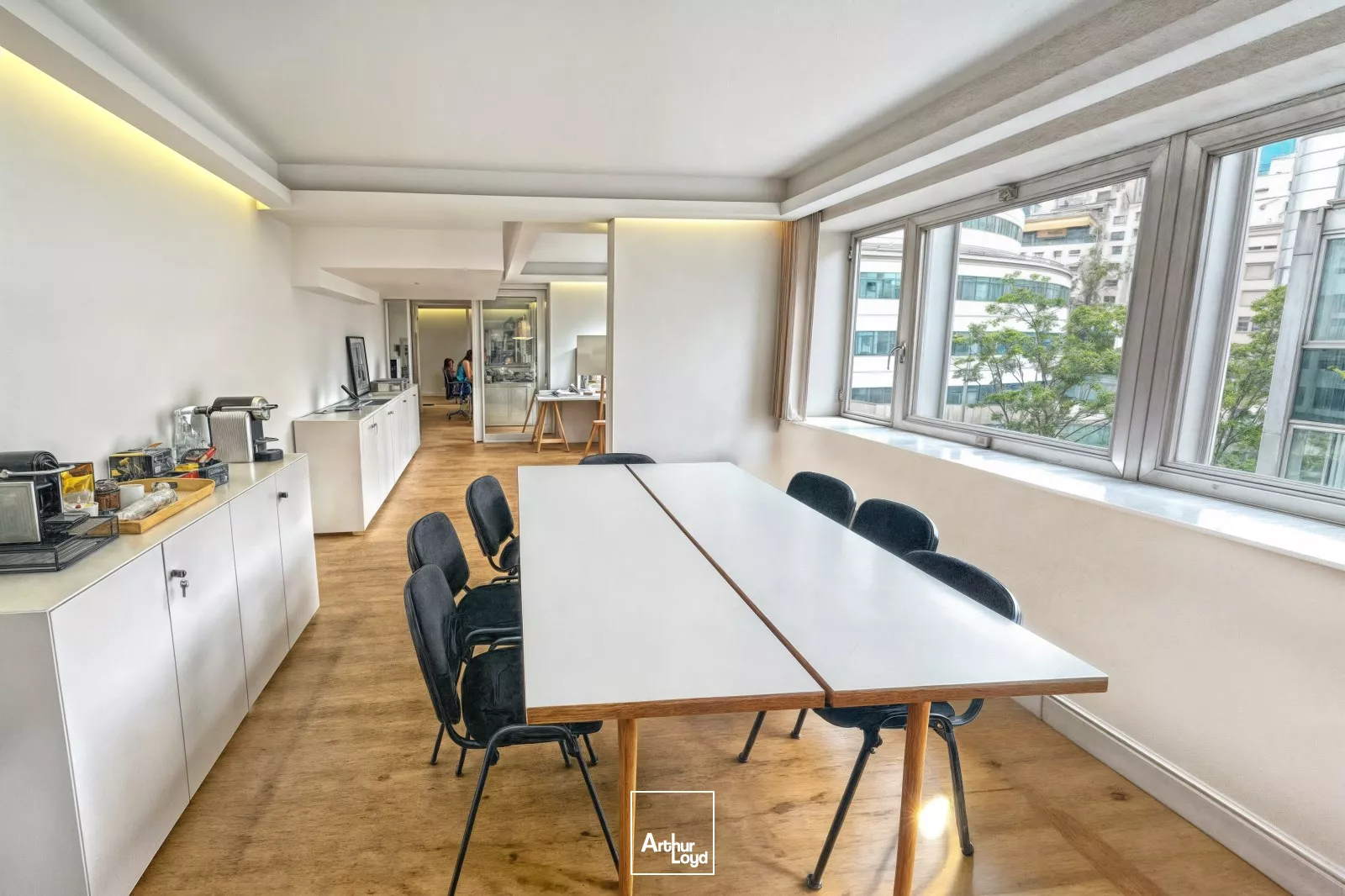 Bureaux lumineux avec vue sur Seine, à l'acquisition, à Courbevoie
