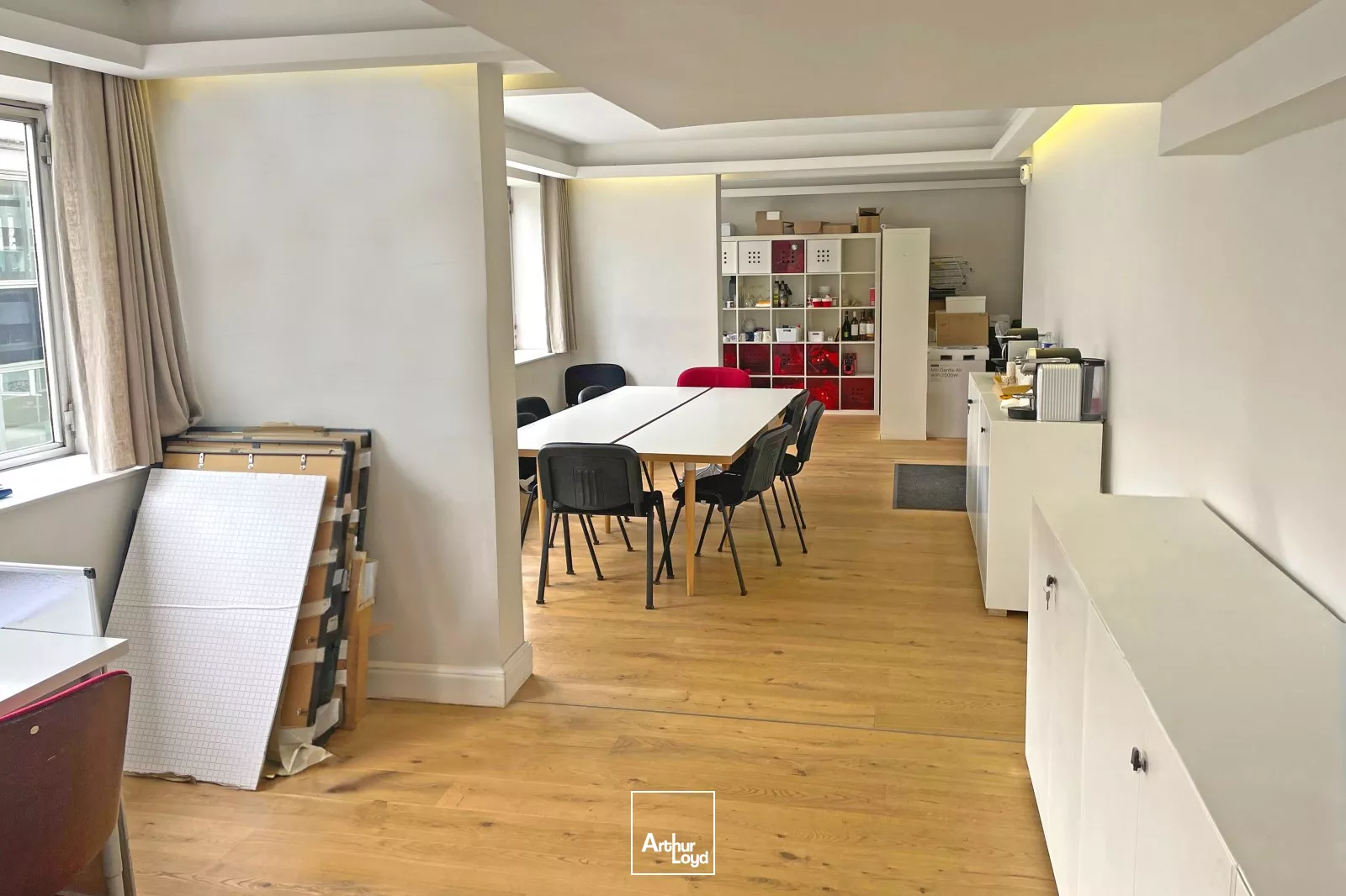 Bureaux lumineux avec vue sur Seine, à l'acquisition, à Courbevoie