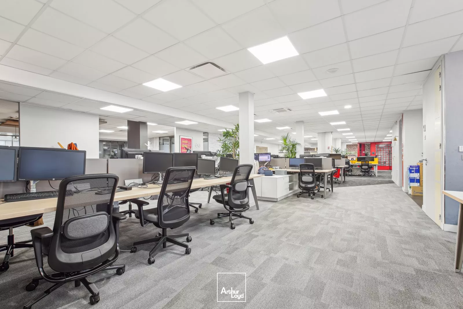 Opportunité rare de bureaux à vendre aux Portes de Paris, dans un immeuble de standing