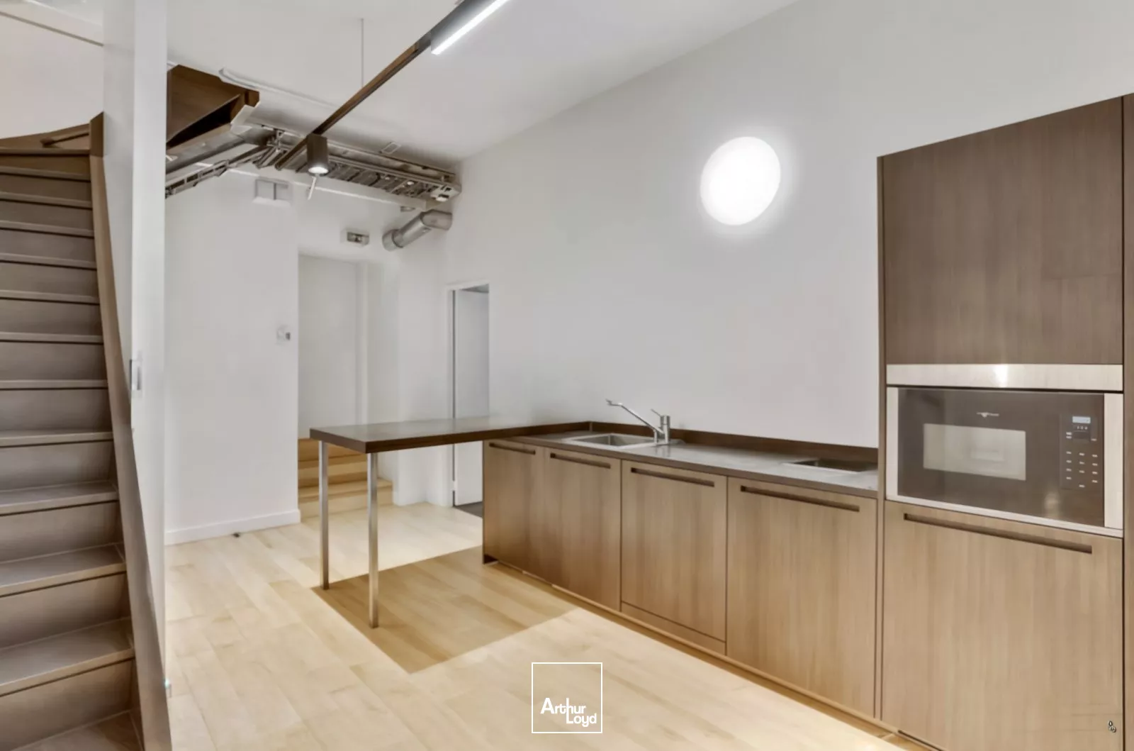 BUREAUX A VENDRE - ILE DE LA JATTE - METRO 1 - JARDIN