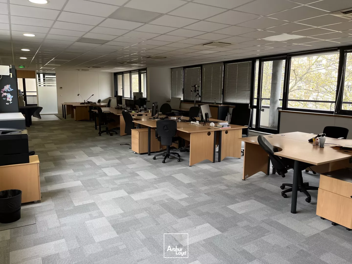 Bureaux à vendre à La Garenne-Colombes, à proximité de la gare et des commerces