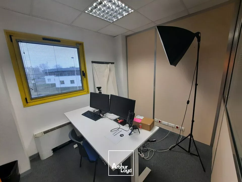  AUBIERE LA PARDIEU A LOUER BUREAUX 270 M² - ETAGE