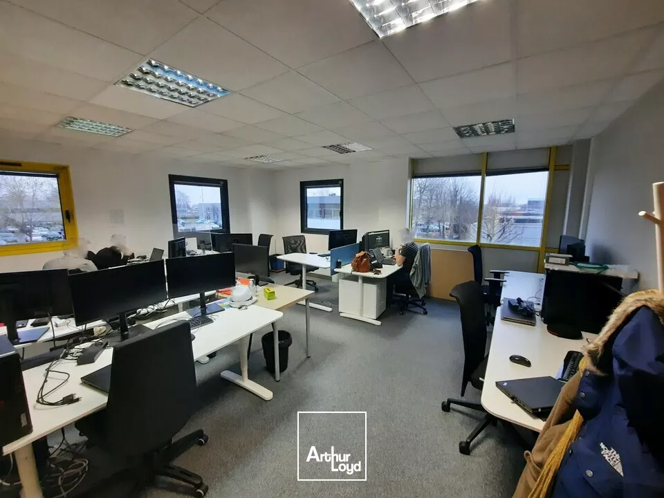  AUBIERE LA PARDIEU A LOUER BUREAUX 270 M² - ETAGE