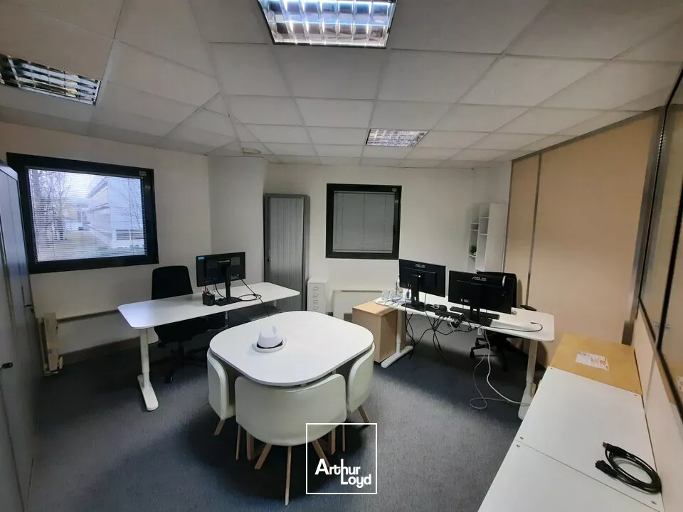  AUBIERE LA PARDIEU A LOUER BUREAUX 270 M² - ETAGE