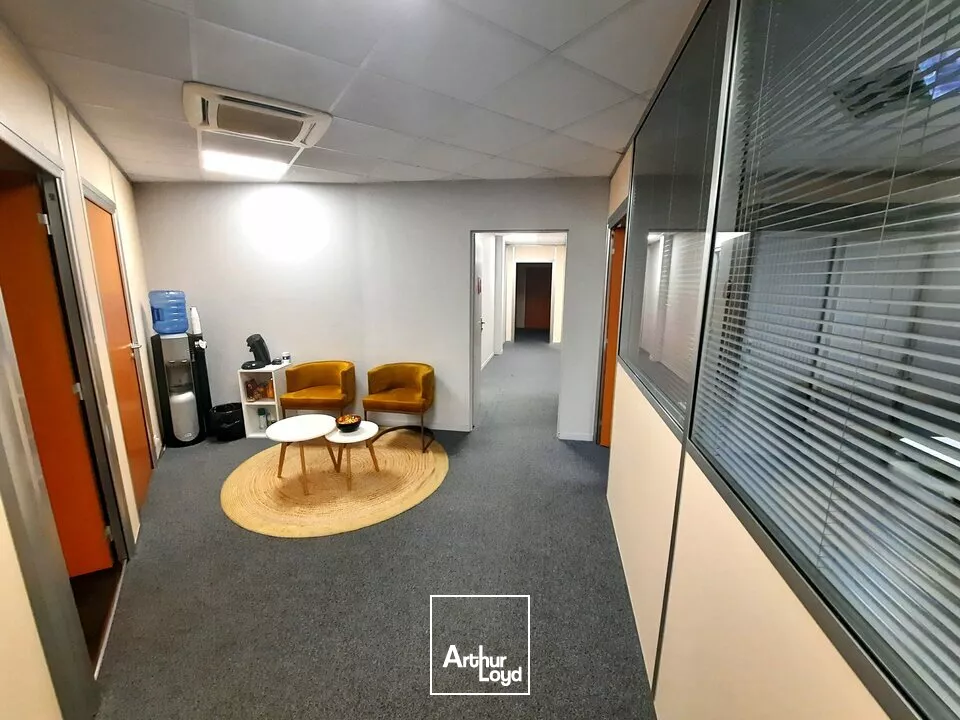  AUBIERE LA PARDIEU A LOUER BUREAUX 270 M² - ETAGE