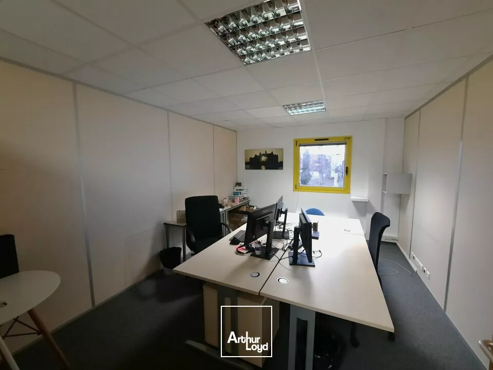  AUBIERE LA PARDIEU A LOUER BUREAUX 270 M² - ETAGE