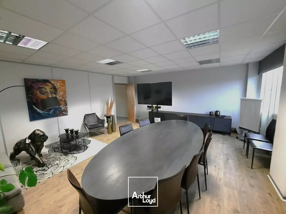  AUBIERE LA PARDIEU A LOUER BUREAUX 270 M² - ETAGE