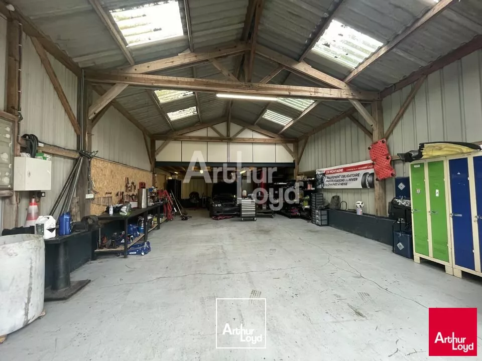 SAINT SYLVAIN D'ANJOU LOCAL DE STOCKAGE 110 M² A LOUER