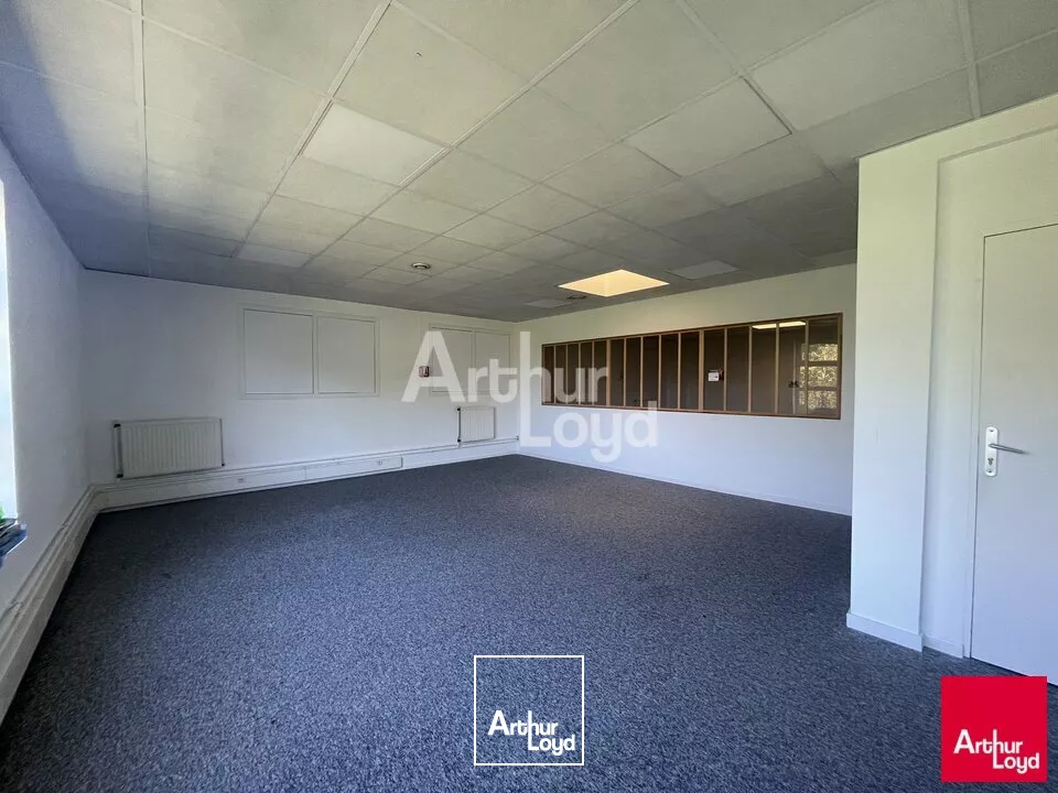 SAINT JACQUES DE LA LANDE - BUREAUX A LOUER - 254 m² DIVISIBLE 
