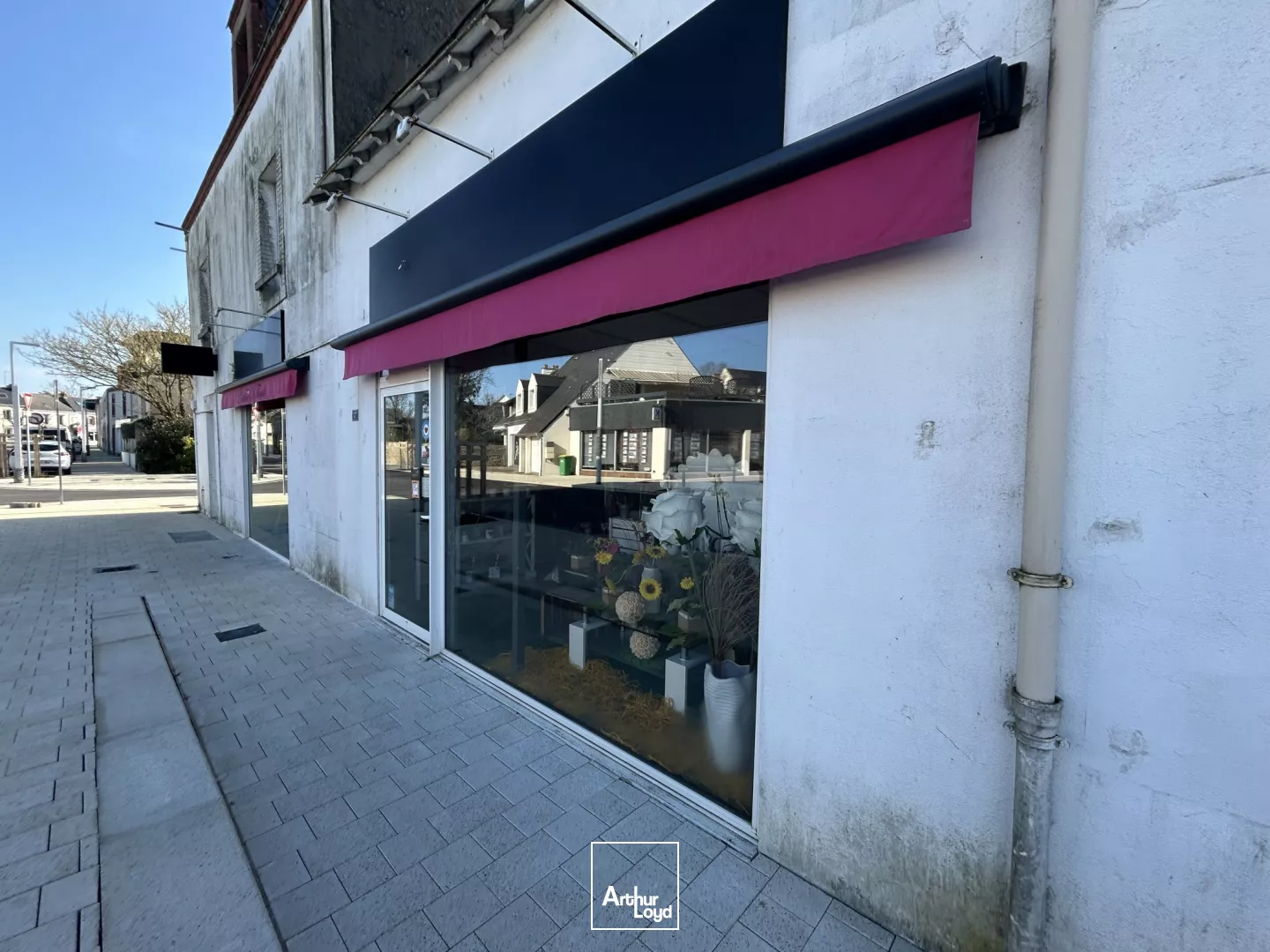LOCAL COMMERCIAL -72 M2 - MONTOIR - FLEURISTE - CENTRE VILLE
