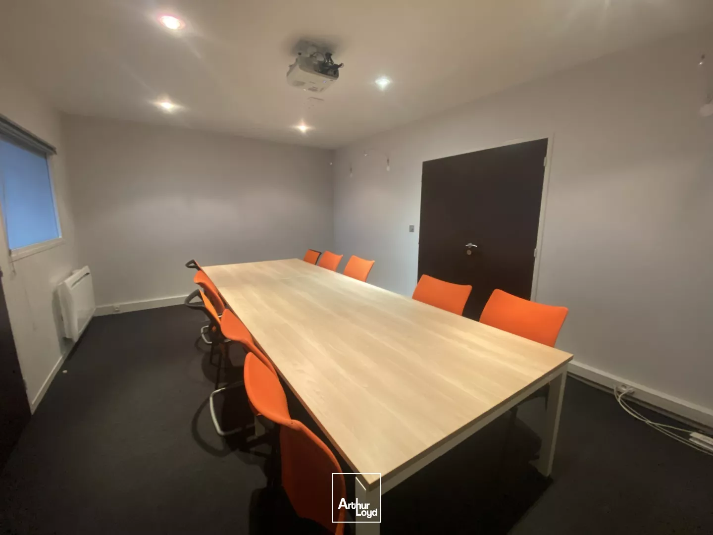 VENTE OU LOCATION D'UN PLATEAU DE BUREAUX D'ENVIRON 367 m² A SAINT GREGOIRE.