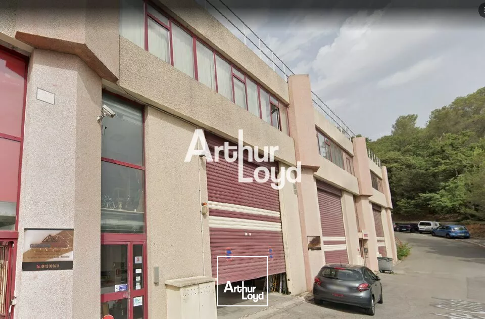 A vendre locaux d'activité 3 500 m²