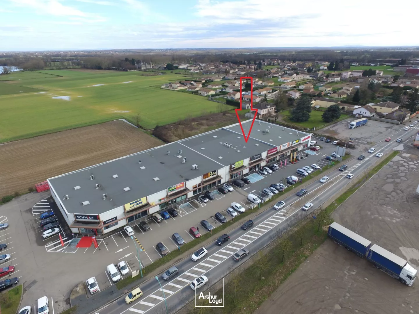 MACON SUD - LOCAL COMMERCIAL A LOUER - FACADE RD