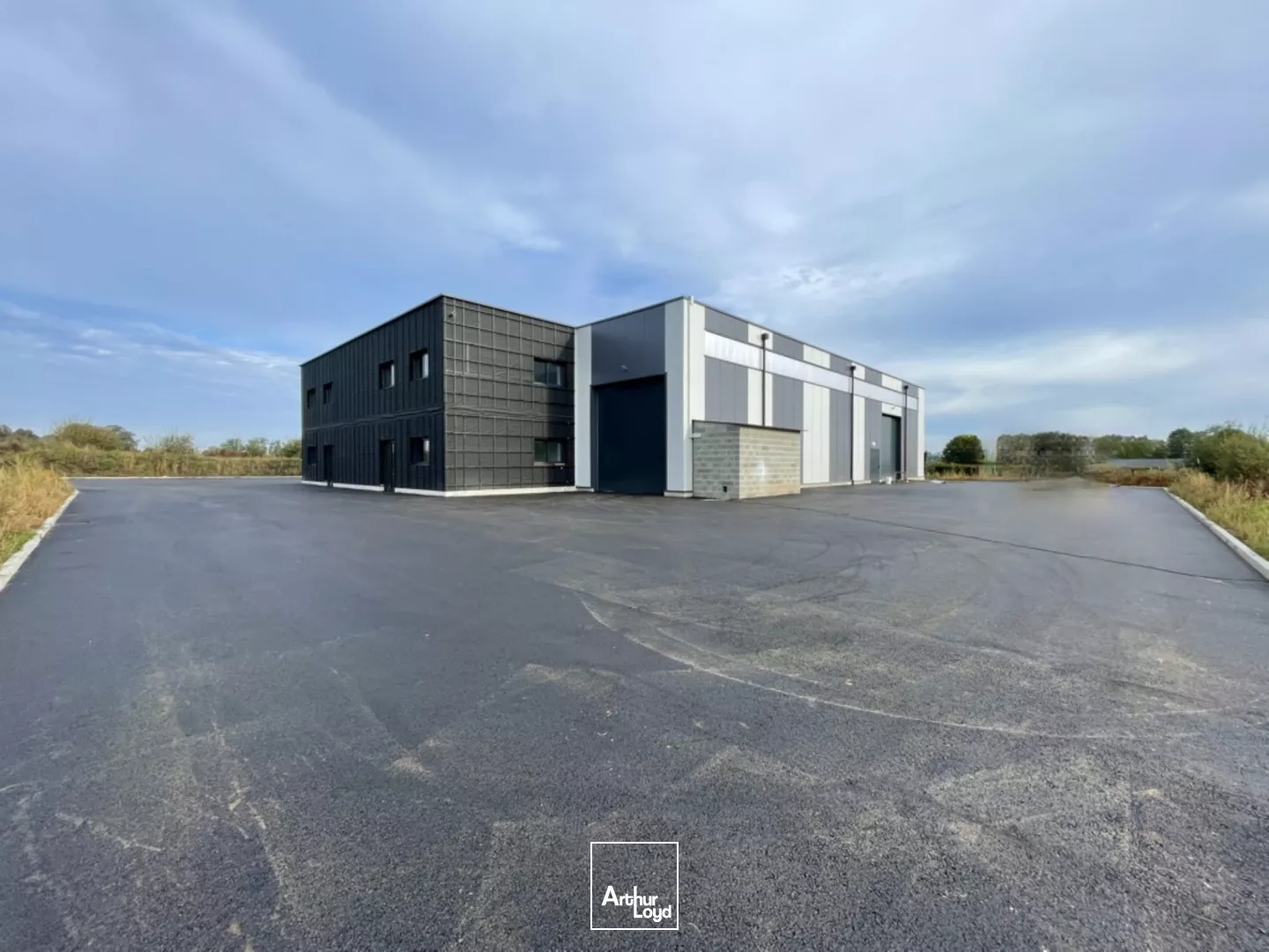 Locaux d'activité à louer à FOURMETOT 27500