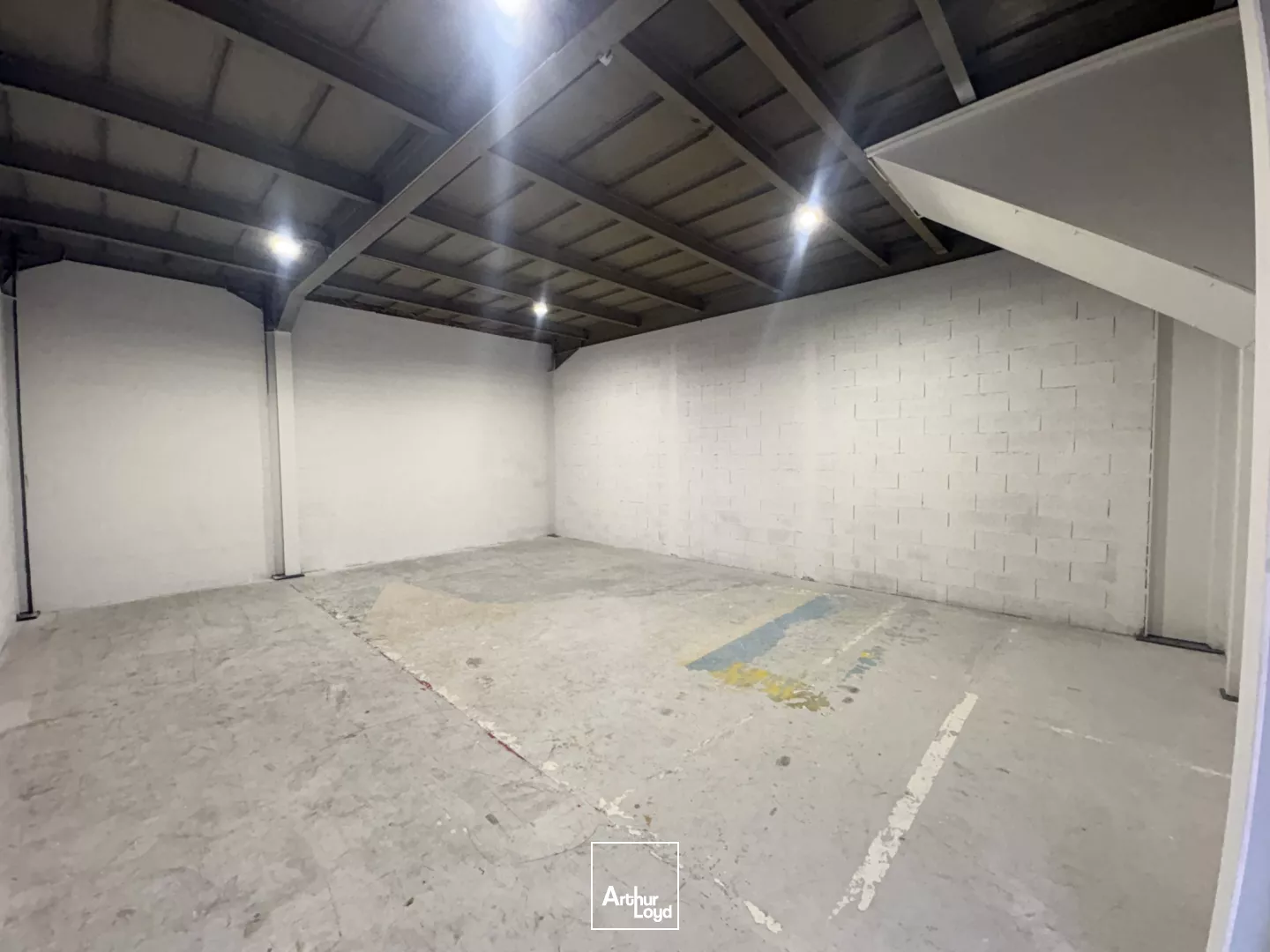 Locaux d'activités / Box à louer à Beaugency dans le Loiret (45)