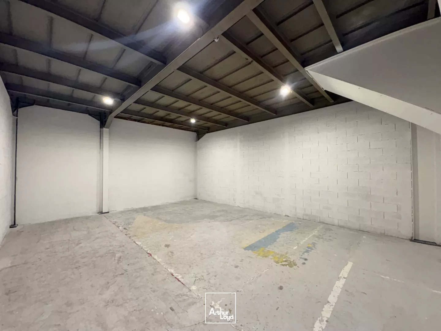 Locaux d'activités / Box à louer à Beaugency dans le Loiret (45)