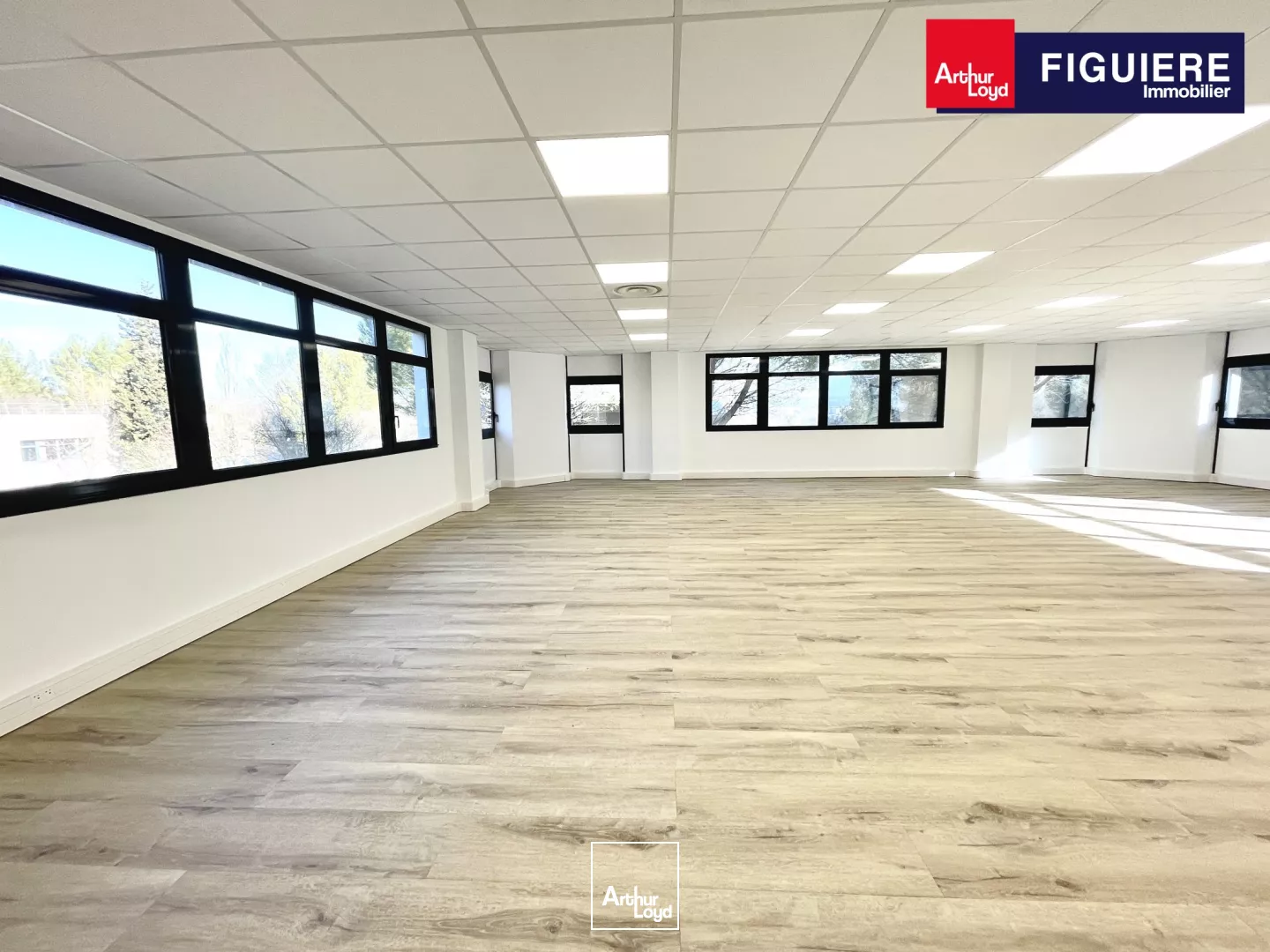 Grand plateau de bureaux rénové à louer au Pôle d'Activités d'Aix