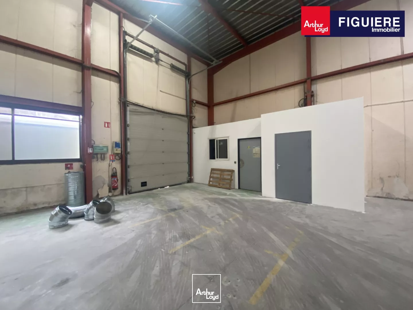 Entrepot a louer sur le Domaine Saint Hilaire a AIX EN PROVENCE