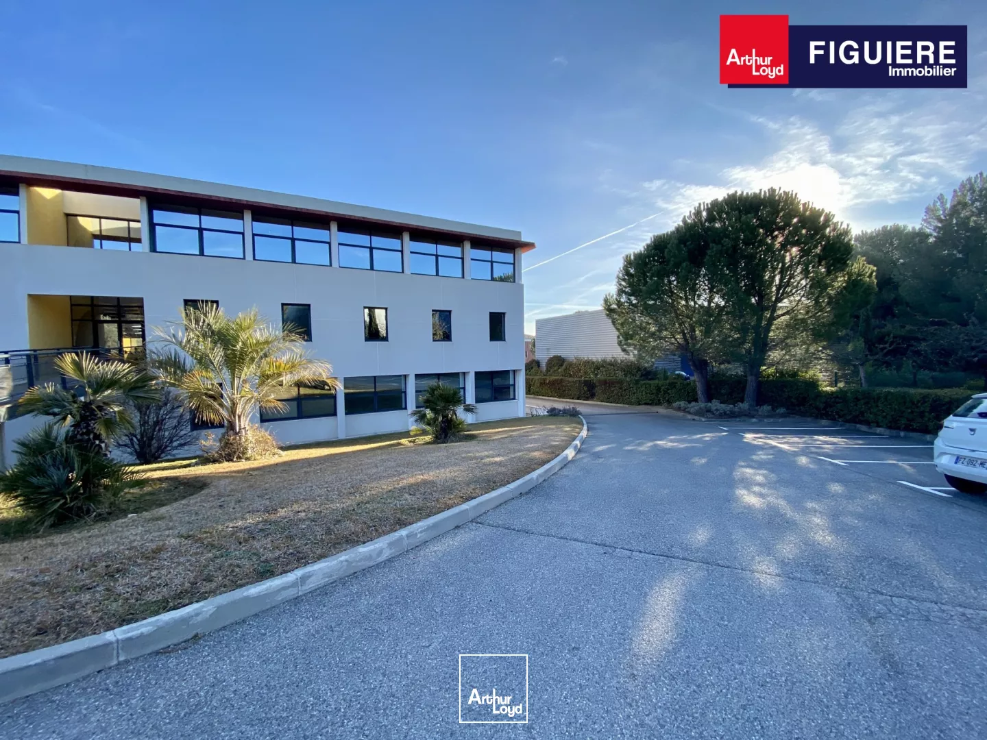 Bureaux de bon standing avec parking disponible