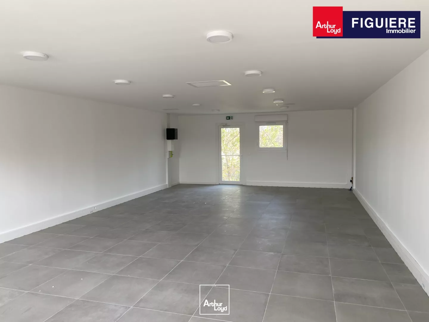 BUREAUX NEUF A LOUER AIX NORD ENVIRONNEMENT CALME AVEC PARKING