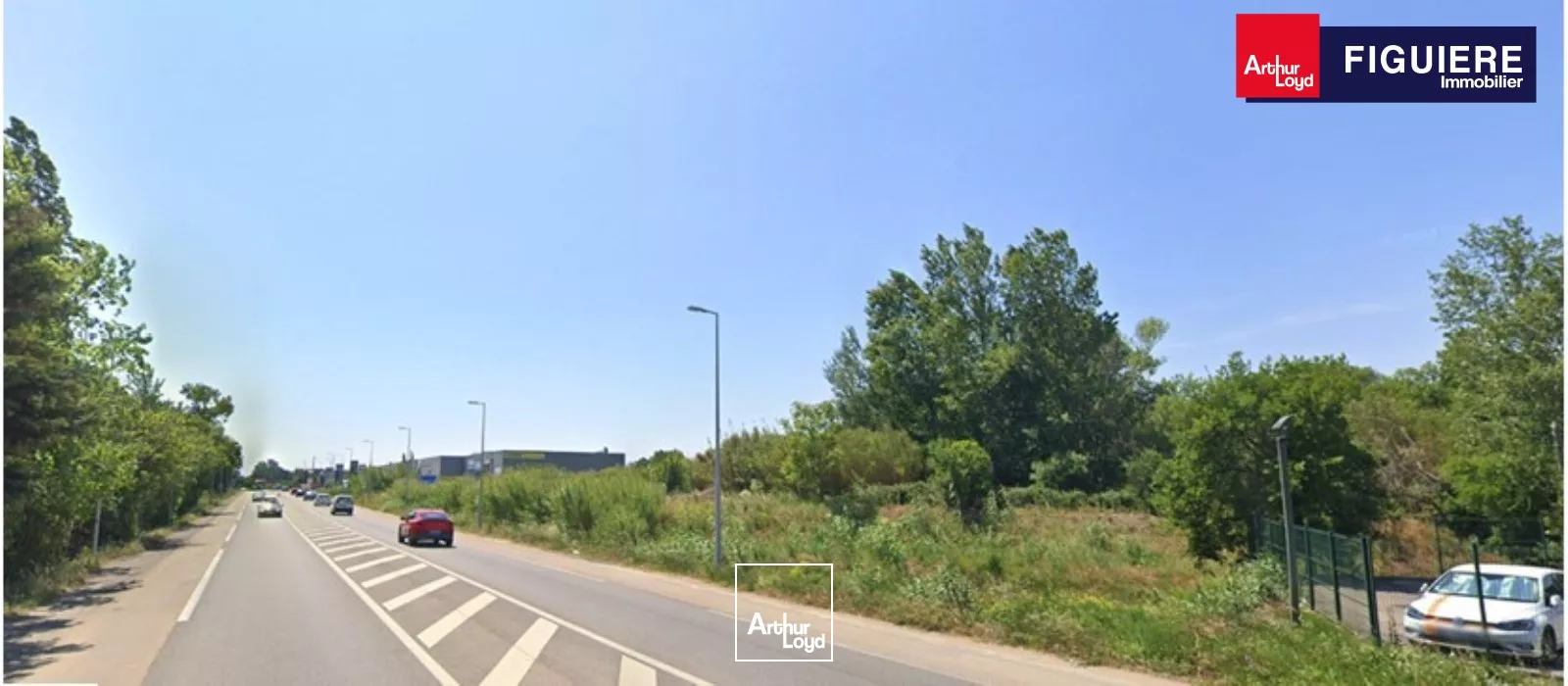 Local commercial neuf à vendre ou à louer bord de Départementale à Salon de Provence