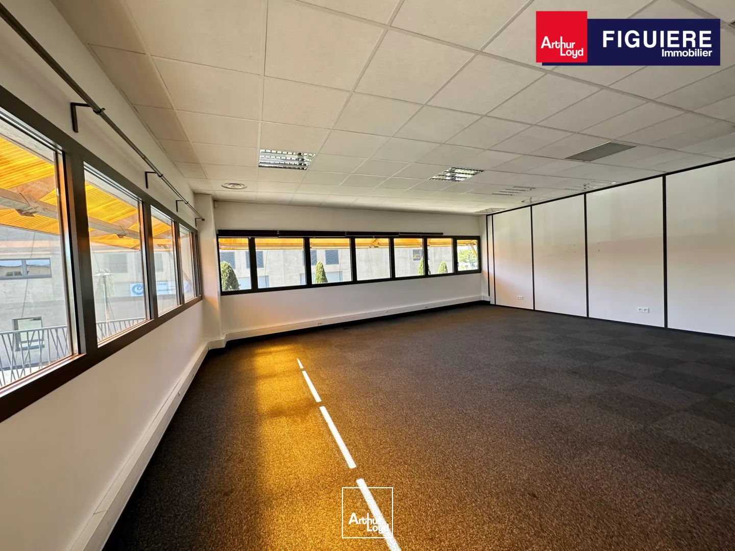 BUREAUX A LOUER AU COEUR DE LA ZONE D ACTIVITE